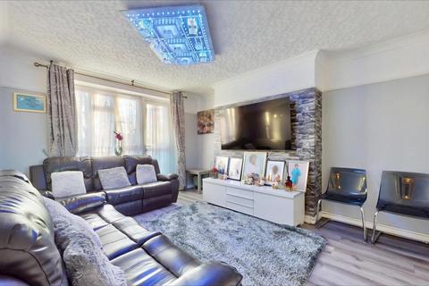 2 bedroom flat for sale, Manor Road, London, N16