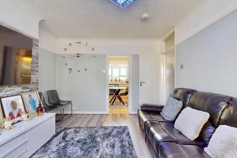 2 bedroom flat for sale, Manor Road, London, N16