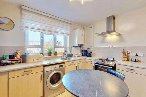 2 bedroom flat for sale, Manor Road, London, N16