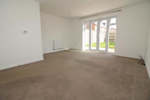 3 bedroom semi-detached house to rent, Plank Lane, Leigh