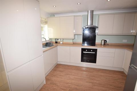 3 bedroom detached house to rent, Alvingham Avenue, Cleethorpes DN35