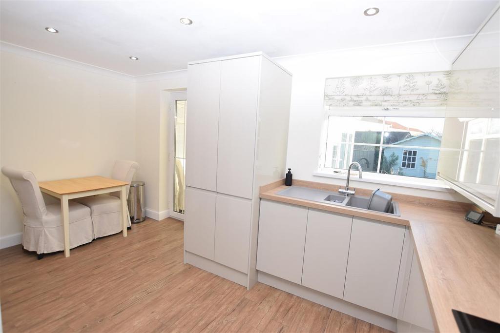 DINING KITCHEN Additional Photograph