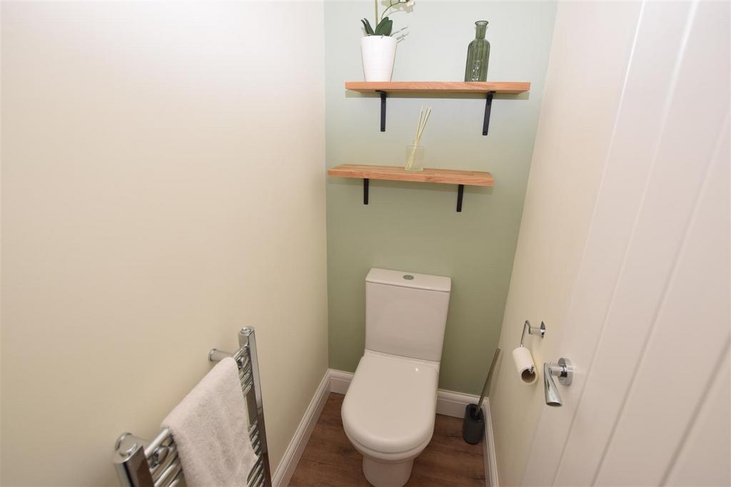 Ground floor wc/cloakroom