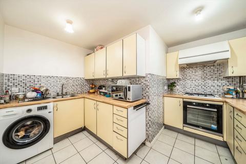 2 bedroom flat for sale, Orchid Gardens, Hounslow TW3
