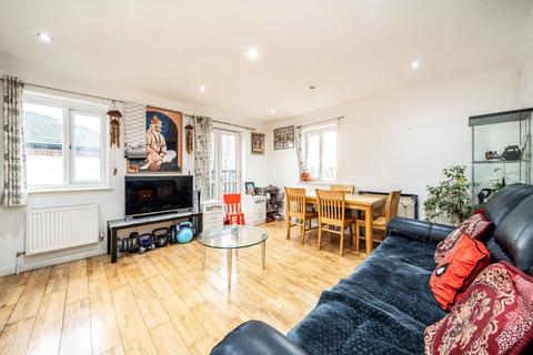 2 bedroom flat for sale, Orchid Gardens, Hounslow TW3