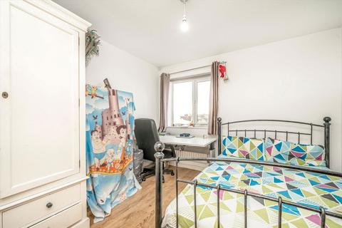 2 bedroom flat for sale, Orchid Gardens, Hounslow TW3