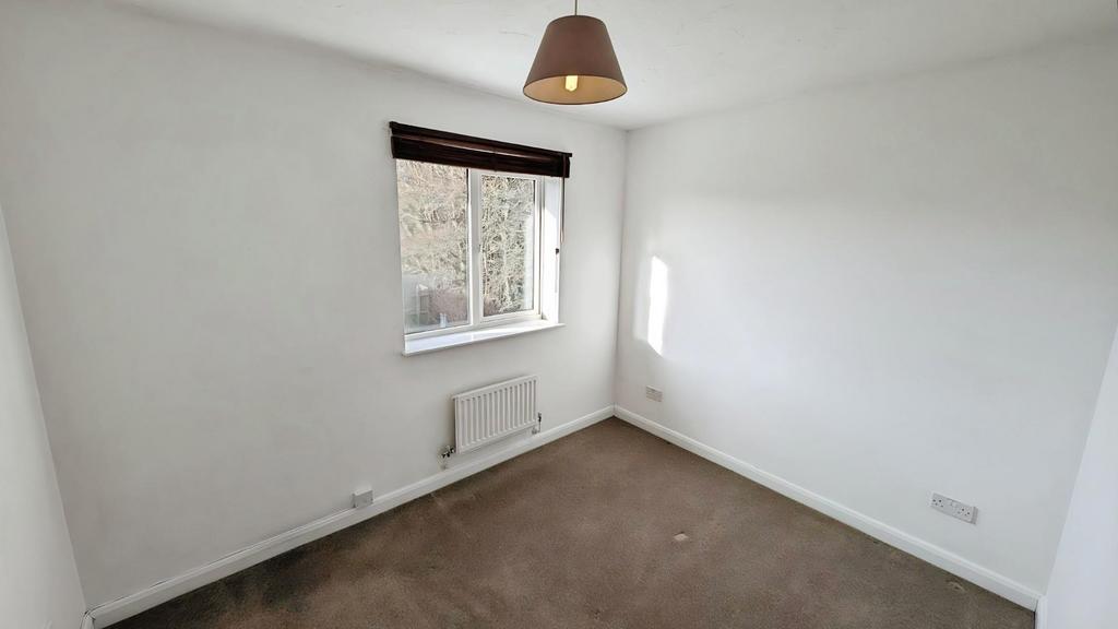 4 Larkrise bedroom a.jpg