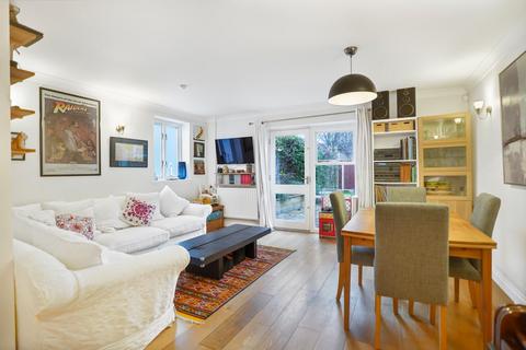 2 bedroom end of terrace house for sale, Albert Way, Peckham, London, SE15