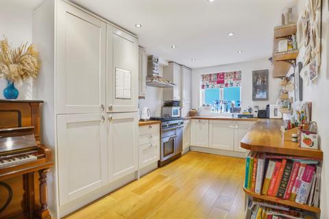 2 bedroom end of terrace house for sale, Albert Way, Peckham, London, SE15