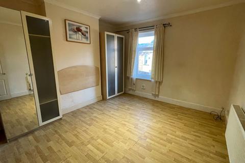 2 bedroom terraced house for sale, Queens Avenue, Barnsley, S75 2AZ