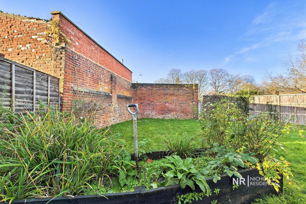 Garden Extra Photo 1