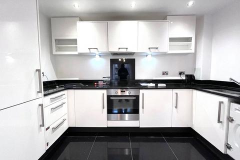 2 bedroom apartment to rent, Shingly Place, Chingford, London, E4