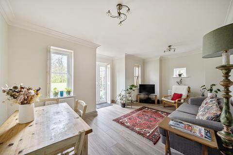 2 bedroom apartment for sale, St. Martins Mews, Pyrford, GU22
