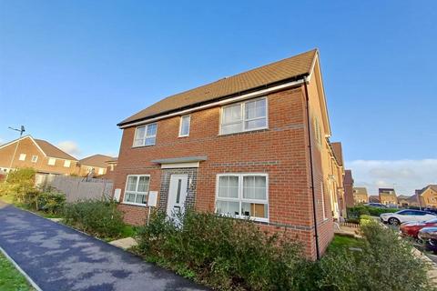 3 bedroom semi-detached house for sale, Robin Lane, Peacehaven
