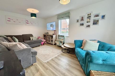 3 bedroom semi-detached house for sale, Robin Lane, Peacehaven