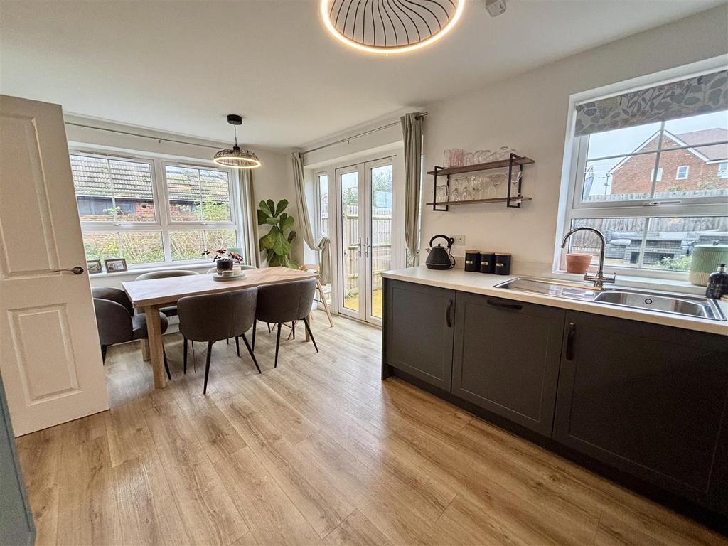 Kitchen/Dining Room