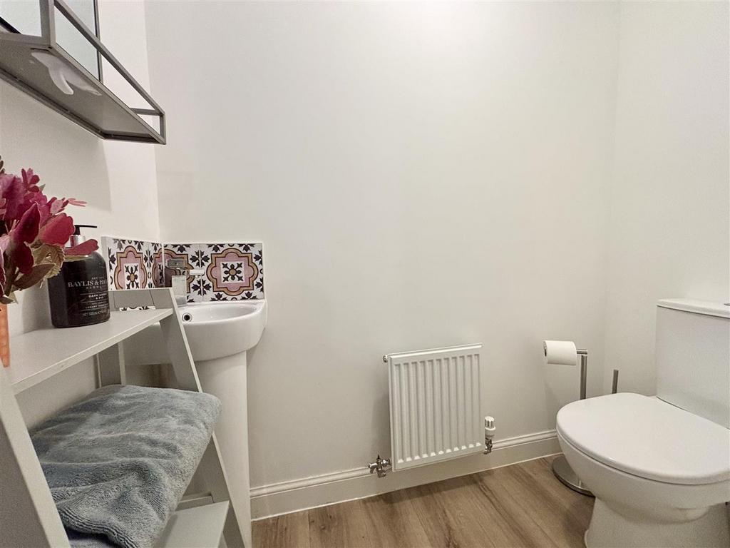 Cloakroom/WC