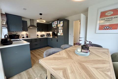 3 bedroom semi-detached house for sale, Robin Lane, Peacehaven