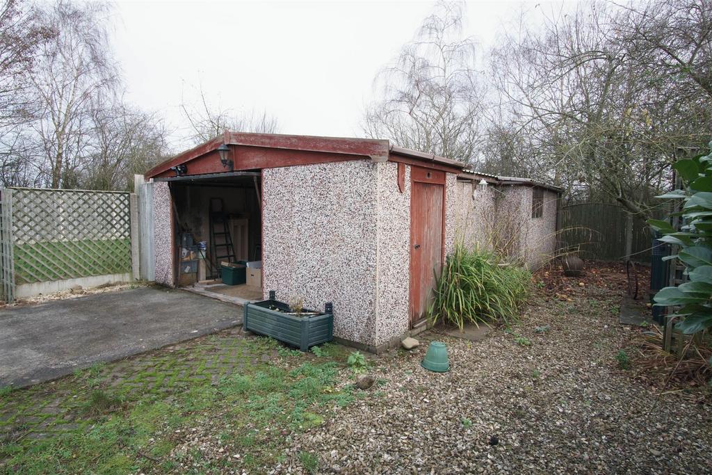 Garage/workshop