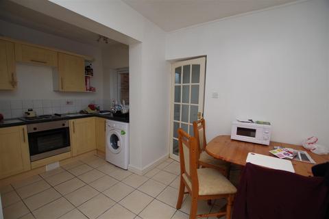 undefined, Hythe Road, Swindon SN1