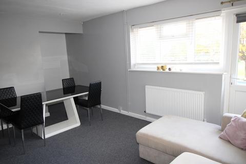 2 bedroom maisonette for sale, Weekley Glebe Road, Kettering, Northamptonshire, NN16