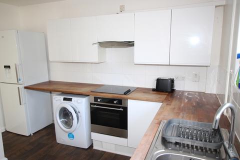 2 bedroom maisonette for sale, Weekley Glebe Road, Kettering, Northamptonshire, NN16