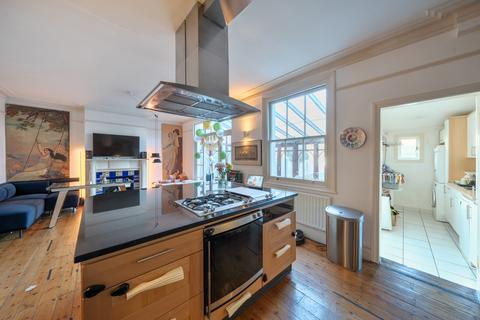 4 bedroom semi-detached house for sale, Wellington Road, Pinner