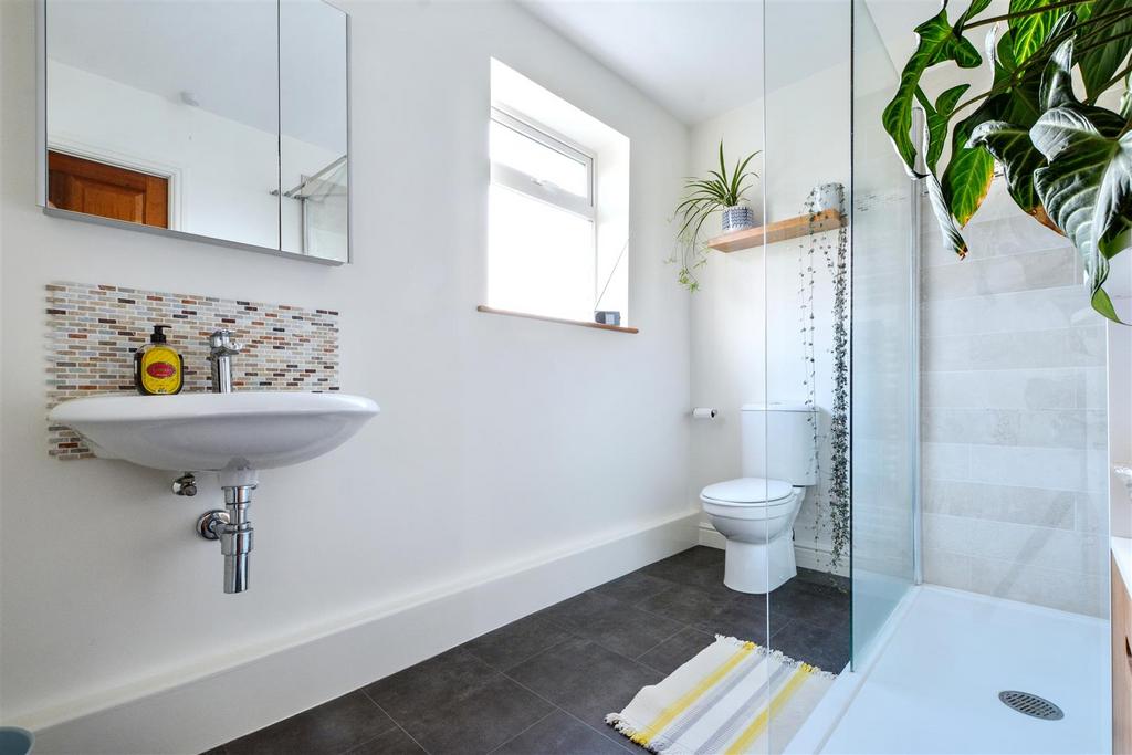 Shower Room 1.jpeg