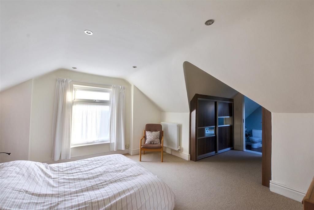 Bedroom 1 2.jpeg