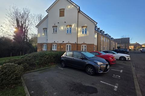 2 bedroom apartment for sale, Ingrebourne Avenue, Romford, RM3