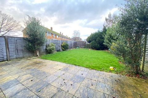 3 bedroom terraced house to rent, Adeyfield Road, Hemel Hempstead, HP2