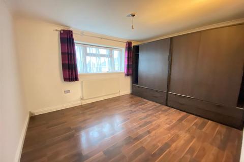 3 bedroom terraced house to rent, Adeyfield Road, Hemel Hempstead, HP2