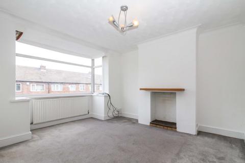 3 bedroom end of terrace house to rent, Aston Terrace, Bramley, Leeds, LS13