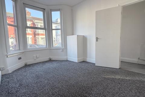 3 bedroom house to rent, Gloucester Road, Liverpool,