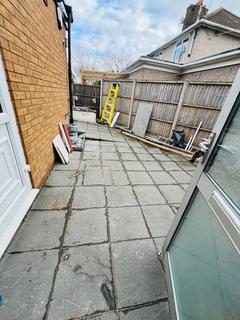 Studio to rent, Liddell Close, Harrow HA3