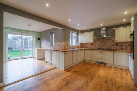 3 bedroom semi-detached house to rent, Grassmoor Fold, Holmfirth HD9
