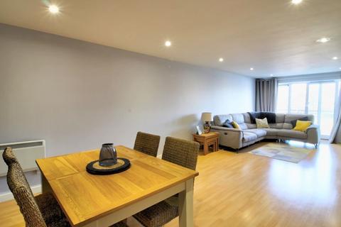 2 bedroom apartment to rent, The Quays, Salford M50
