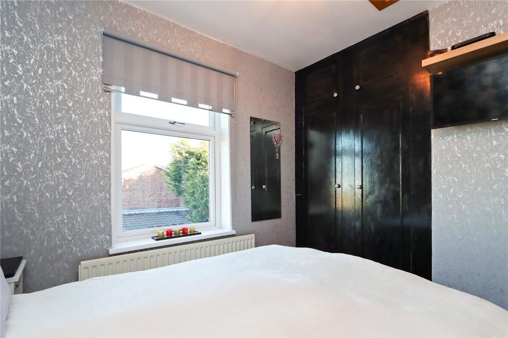 Bedroom 1 Pic 3
