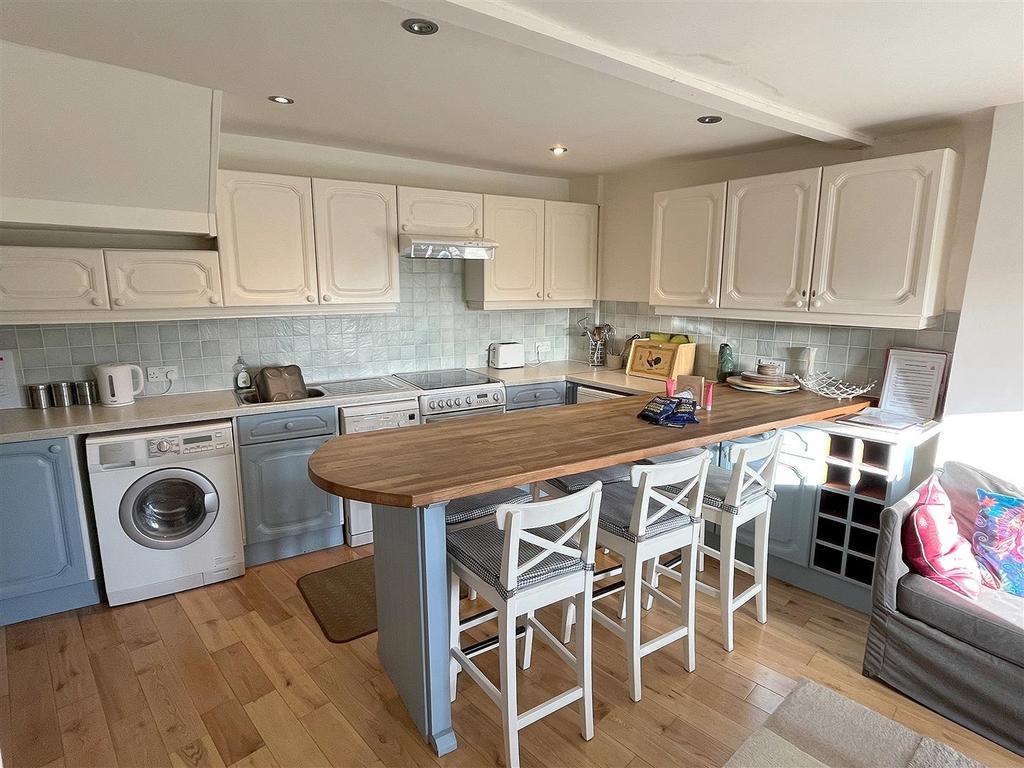 Kitchen Area.jpg