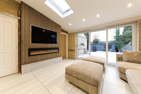 4 bedroom semi-detached house for sale, Victoria Court, West Moor, NE12