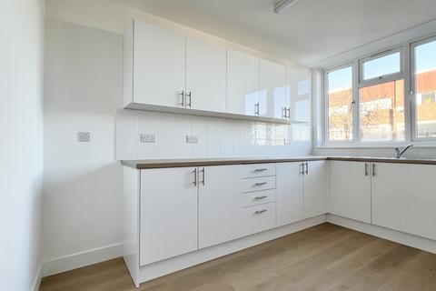 1 bedroom flat to rent, Woodleigh Court, Wood Green, N22