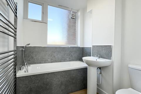 1 bedroom flat to rent, Woodleigh Court, Wood Green, N22