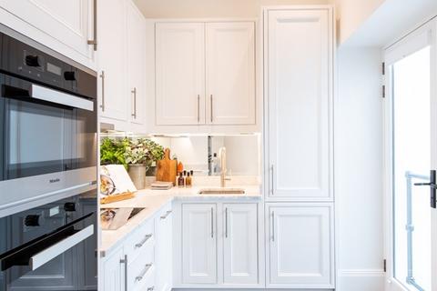 2 bedroom flat to rent, Prince Of Wales Terrace, Kensington, London