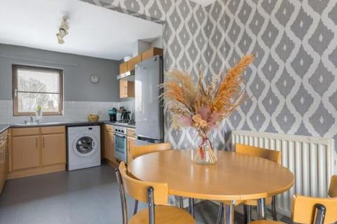 2 bedroom flat for sale, Teal Close, Enfield