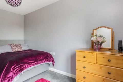 2 bedroom flat for sale, Teal Close, Enfield