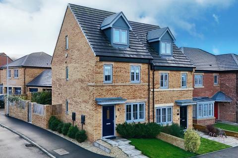 3 bedroom semi-detached house for sale, Farmstead Street, Middlesbrough
