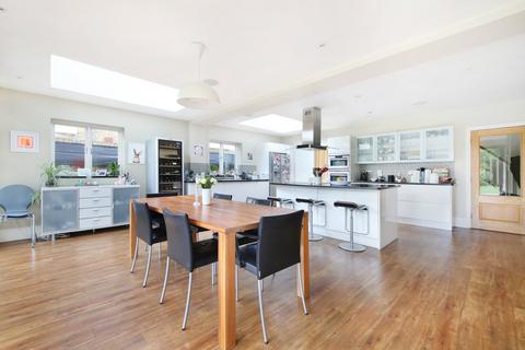 5 bedroom detached house to rent, Stonehill Road, East Sheen, London