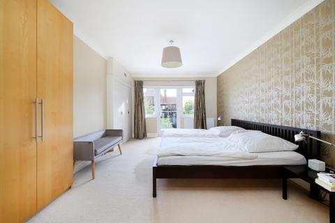 5 bedroom detached house to rent, Stonehill Road, East Sheen, London