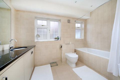 5 bedroom detached house to rent, Stonehill Road, East Sheen, London