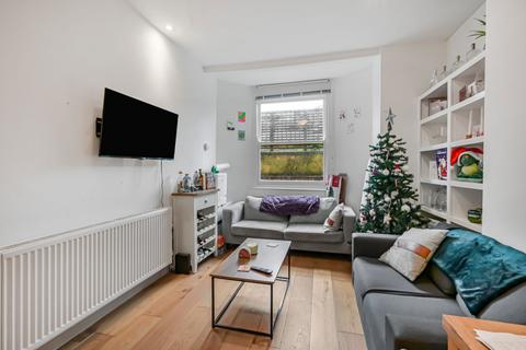 3 bedroom flat to rent, St. John's Grove, London